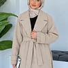 Beige dames mantel met ceintuur en brede revers