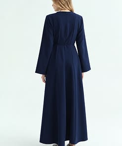 Elegante donkerblauwe A-lijn jurk met stretchy stof en riem